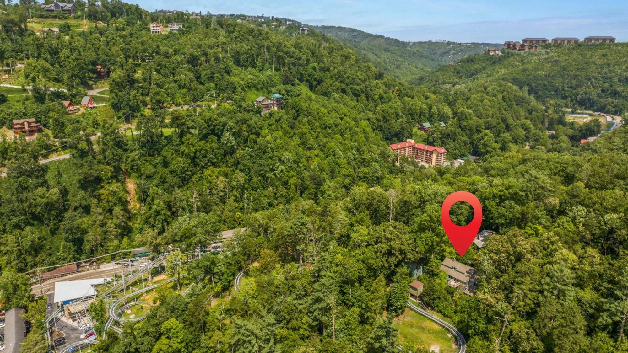 Whiskey Ridge Lodge: 1940s Gem with City Views and Custom Game Room Gatlinburg Exterior photo