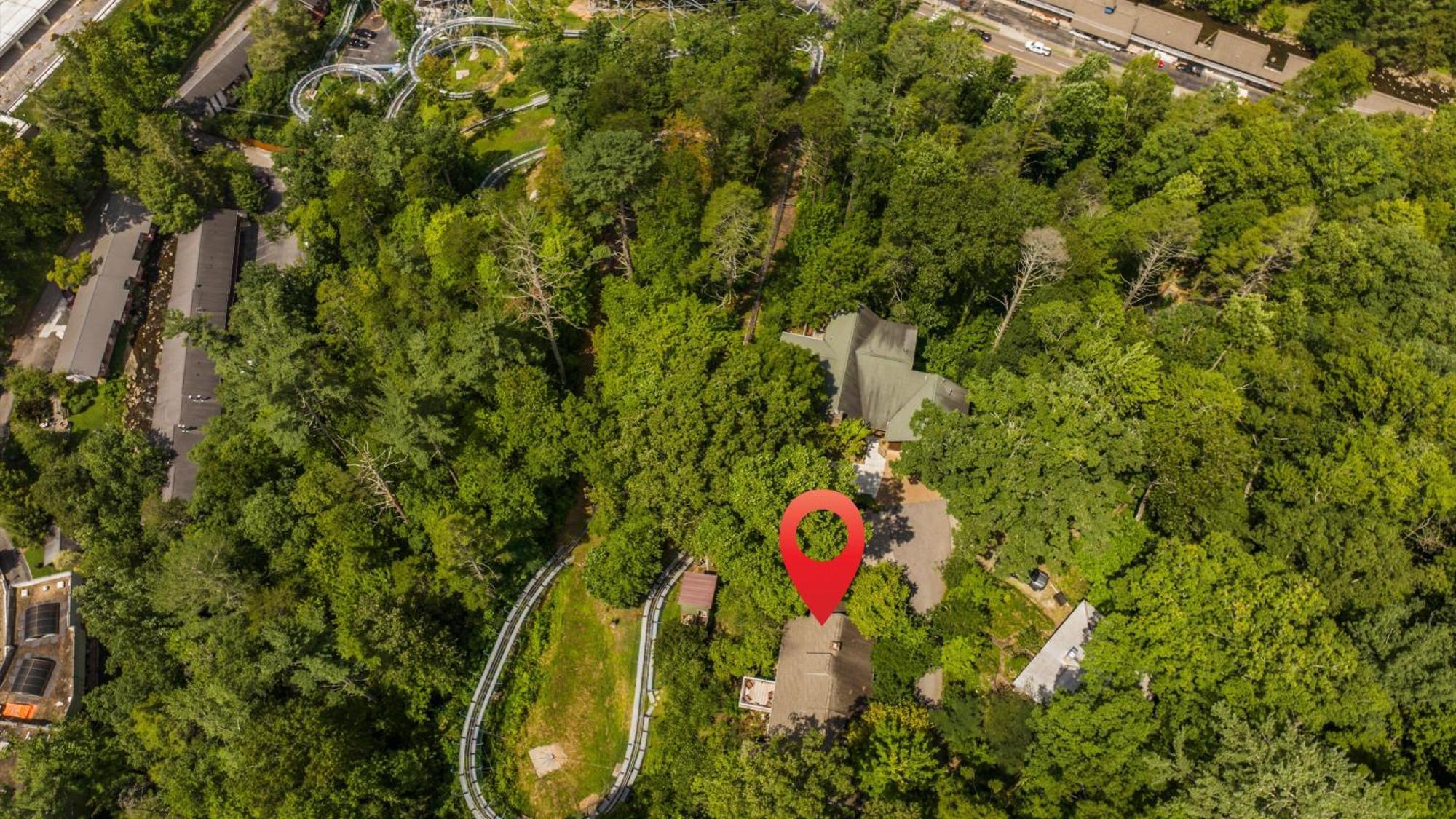 Whiskey Ridge Lodge: 1940s Gem with City Views and Custom Game Room Gatlinburg Exterior photo