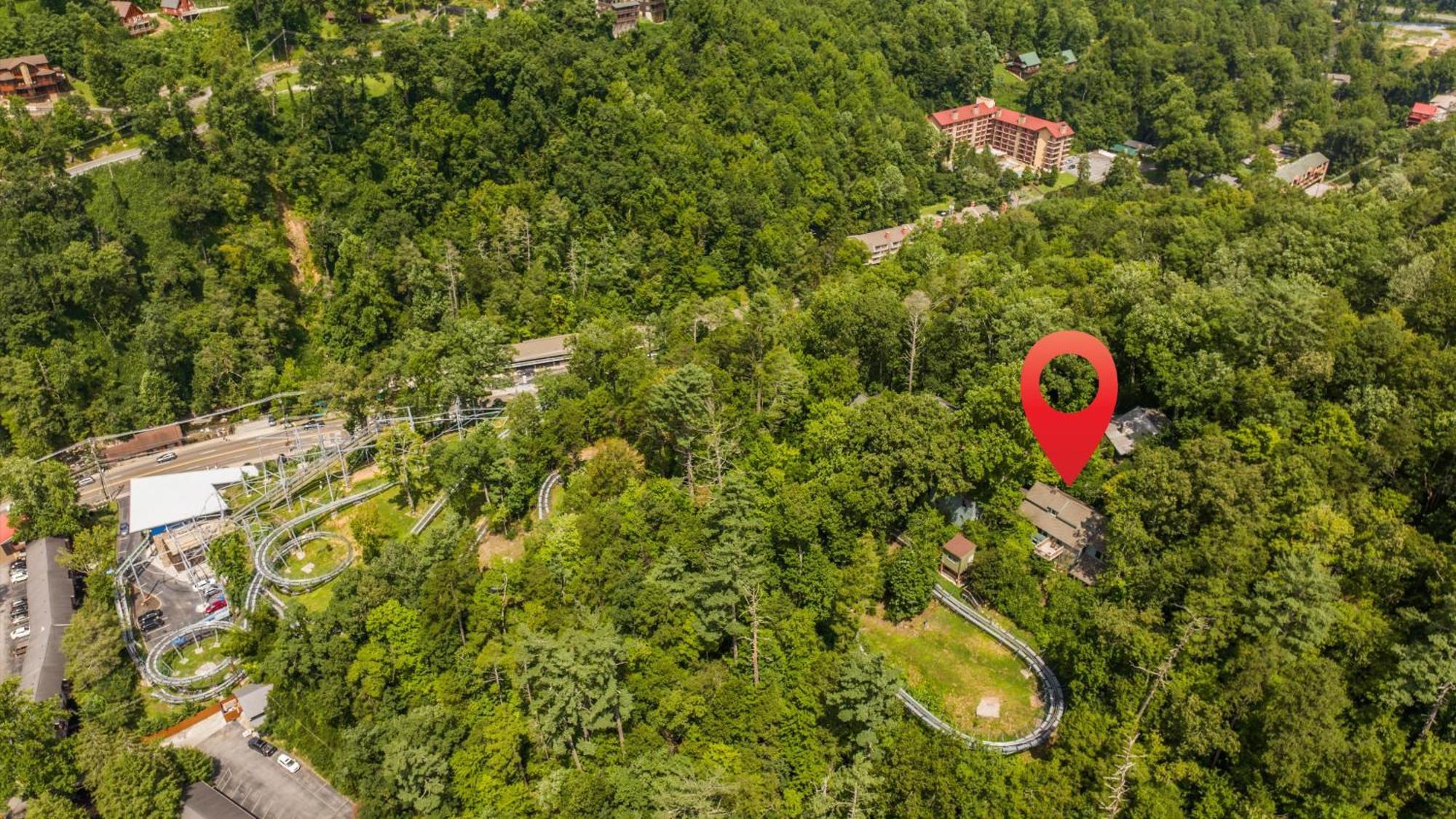 Whiskey Ridge Lodge: 1940s Gem with City Views and Custom Game Room Gatlinburg Exterior photo