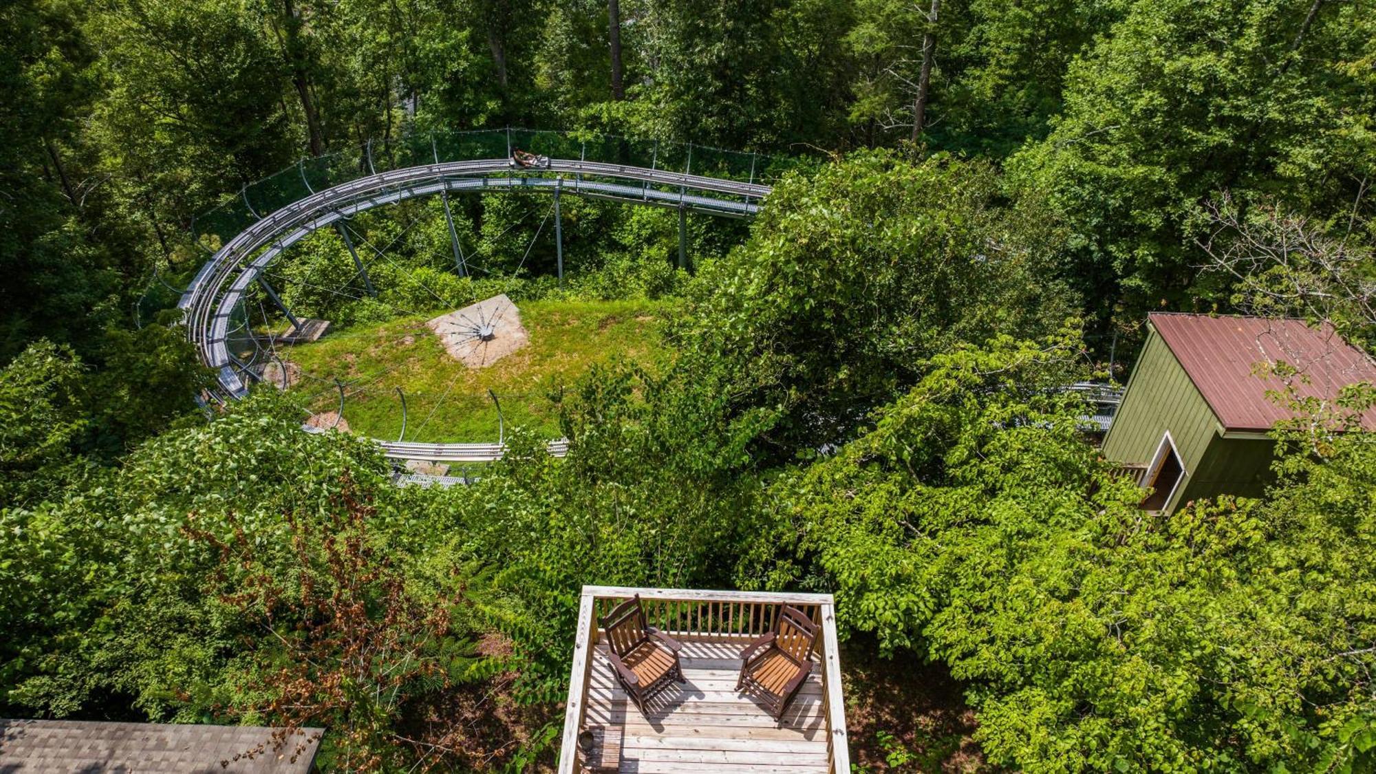 Whiskey Ridge Lodge: 1940s Gem with City Views and Custom Game Room Gatlinburg Exterior photo